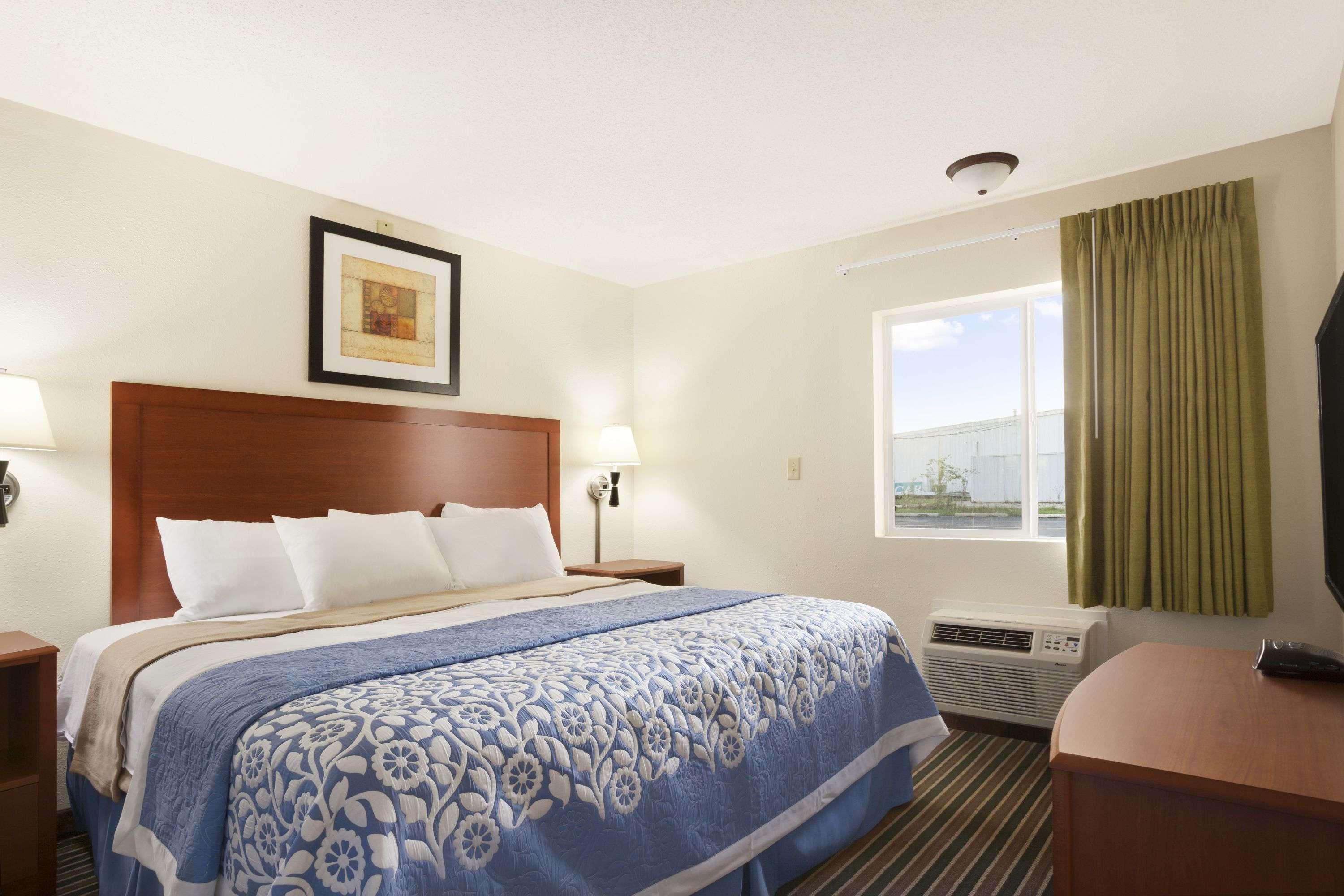 Days Inn By Wyndham Champaign/Urbana Ngoại thất bức ảnh