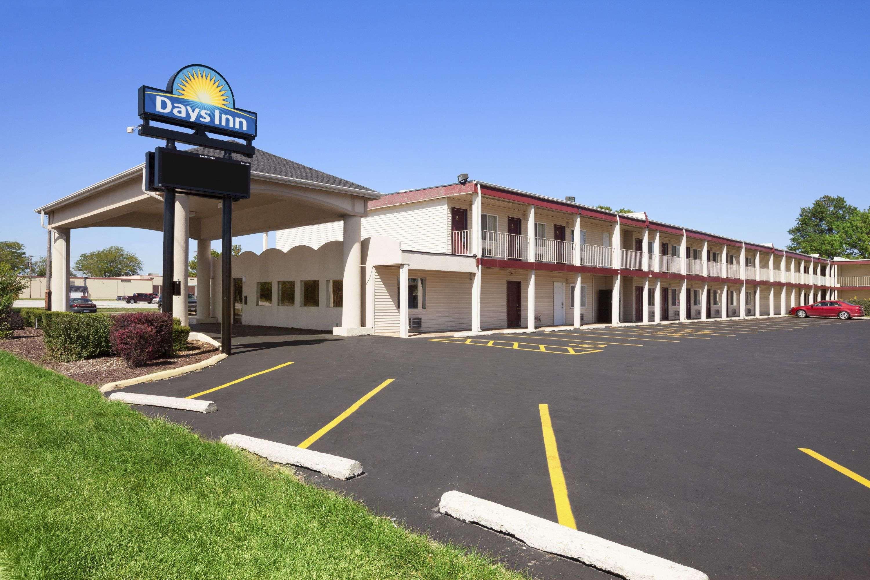 Days Inn By Wyndham Champaign/Urbana Ngoại thất bức ảnh