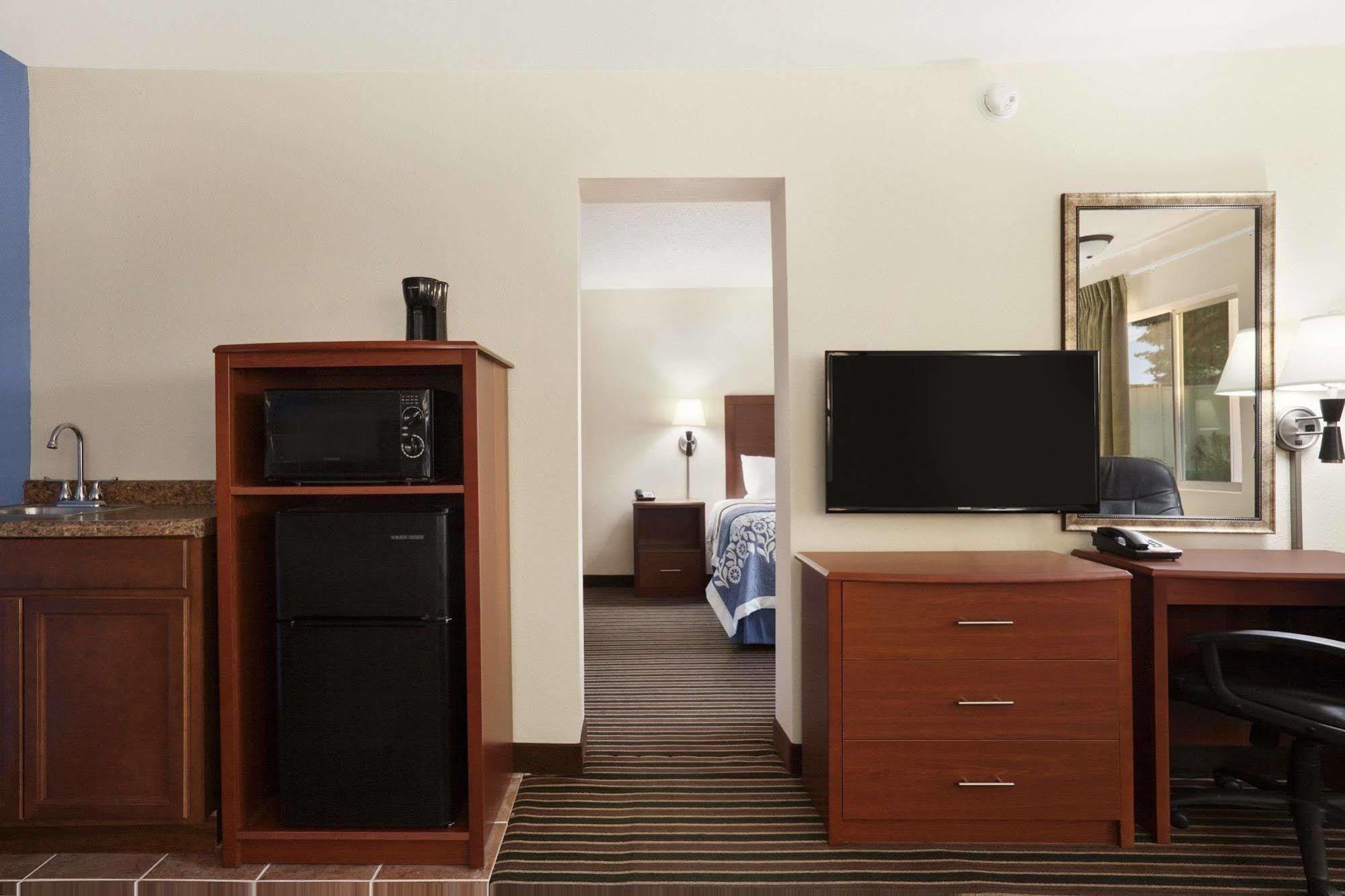 Days Inn By Wyndham Champaign/Urbana Ngoại thất bức ảnh